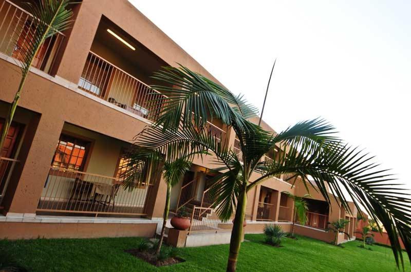 Batter Boys Guest House Pretoria-Noord Exterior foto