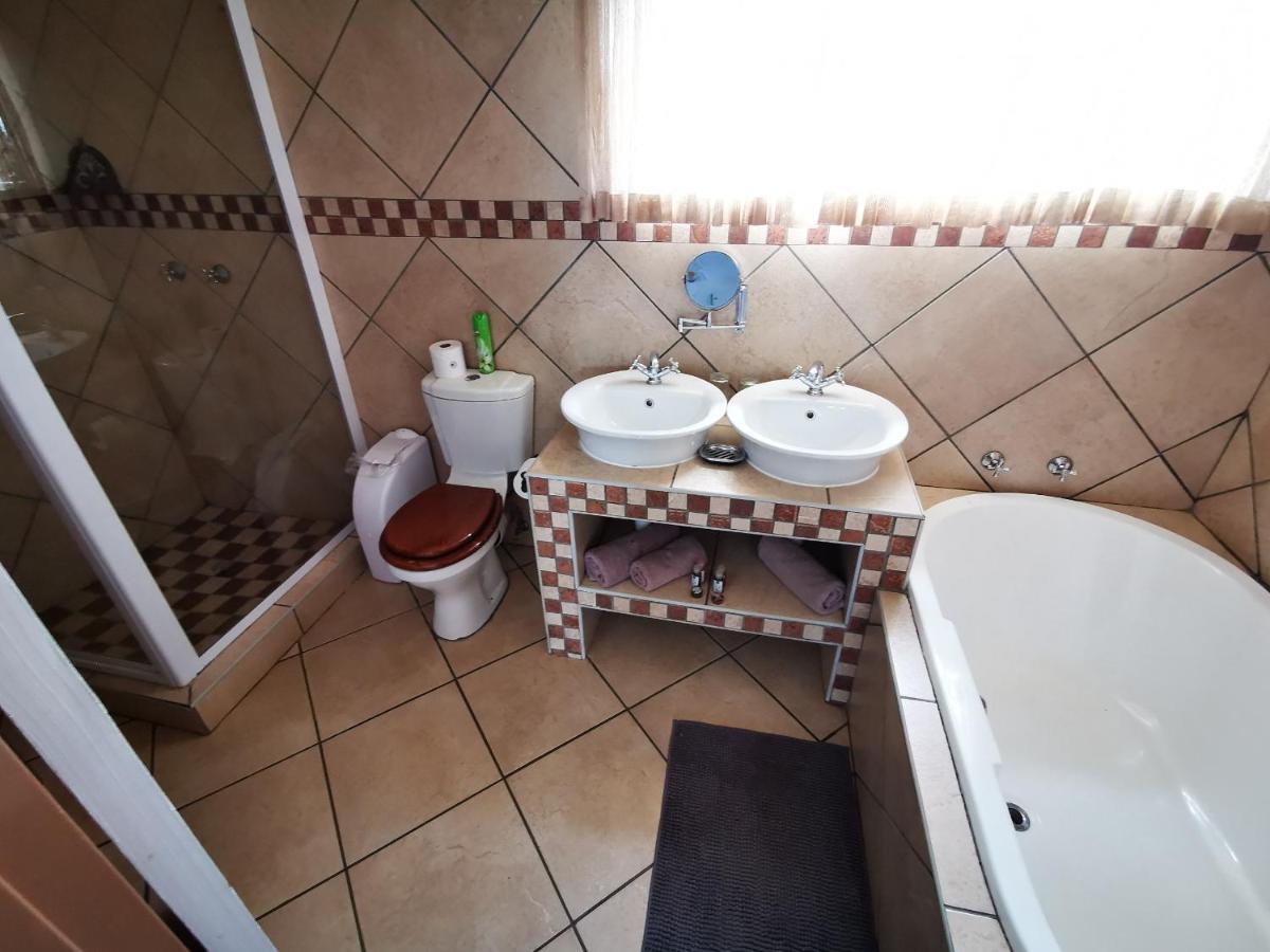 Batter Boys Guest House Pretoria-Noord Exterior foto